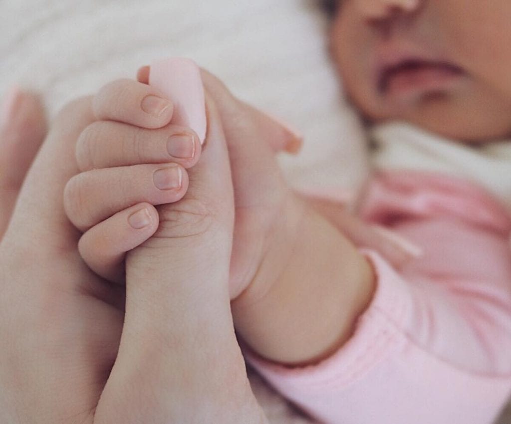 Kylie Jenner mit ihrer neugeborenen Tochter Instagram